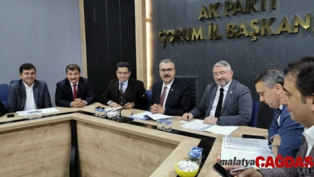Ahlatcı, belediye meclis üyeleri ve parti yönetimiyle bir araya geldi