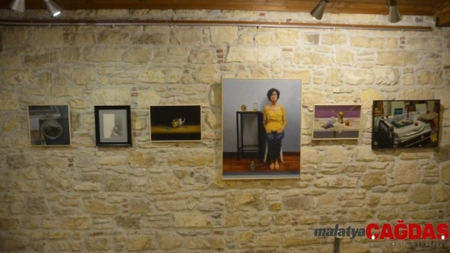 Ahmet Feyzi Korur'un yağlı boya resim sergisi İbramaki'de