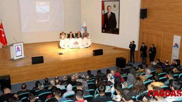 AİÇÜ'de 'Ağrı'da Ağrı Dağını Konuşuyoruz' paneli düzenlendi