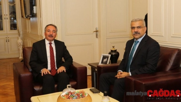 AİÇÜ Rektörü Prof. Dr. Karabulut, Ağrı Emniyet Müdürü Özen'i misafir etti