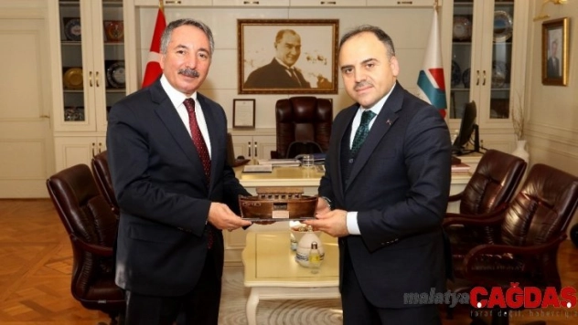 AİÇÜ Rektörü Prof. Dr. Karabulut, TÜRKŞEKER Genel Müdürü Alkan'ı misafir etti