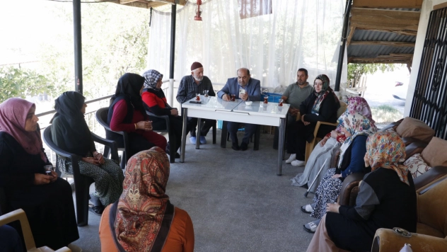 AK Parti Battalgazi İlçe Teşkilatı Yıldıztepe'de Vatandaşlarla Buluştu