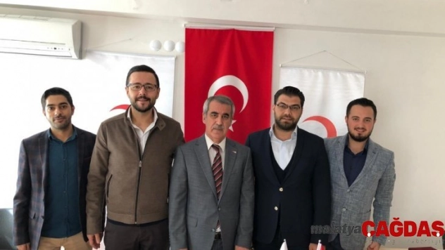 AK Parti Gençlik Kollarından Kızılay'a  ziyaret