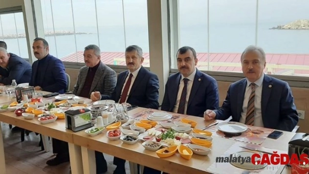 AK Parti heyeti, 2020 yatırımlarını gazetecilere açıkladı