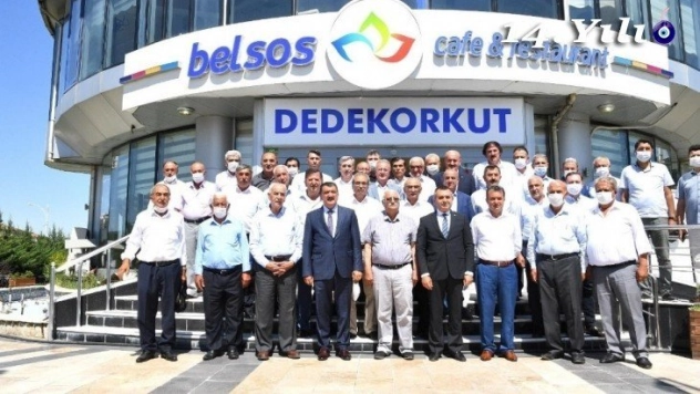 AK Parti istişare toplantısı düzenledi