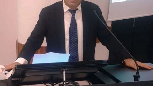 AK Parti'li Yarar: 'Kimin belediyeyi yönettiği belli değil'