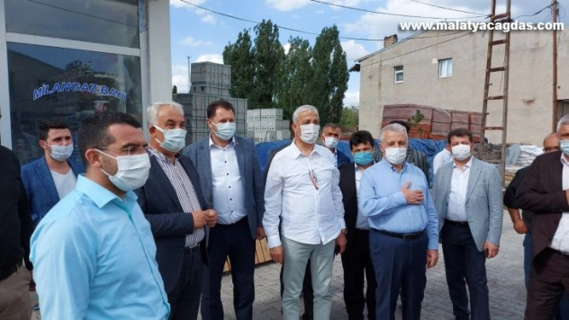 AK Parti milletvekilleri Arpaçay'da