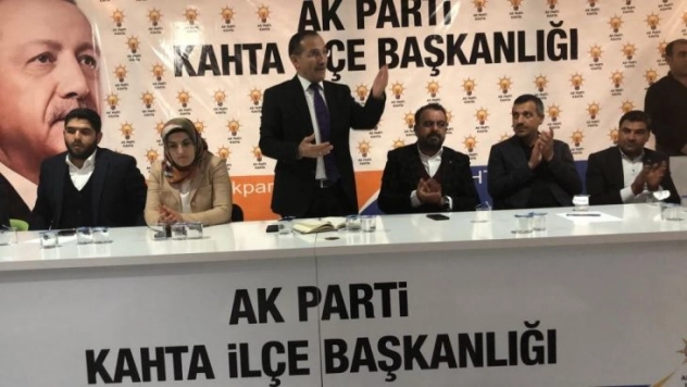 AK Parti'nin teşkilat başkanları Kahta'da toplandı