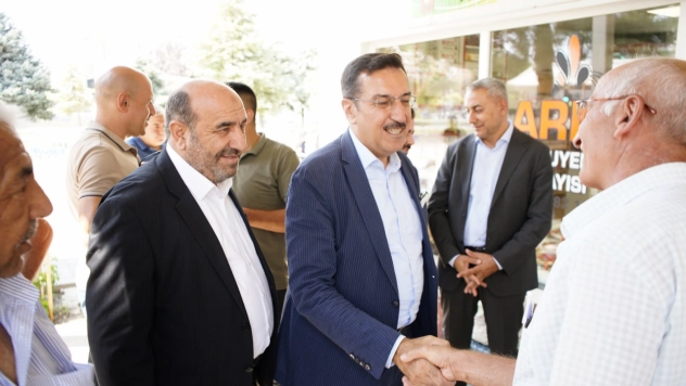 AK Parti Teşkilatı Esnafla Buluştu