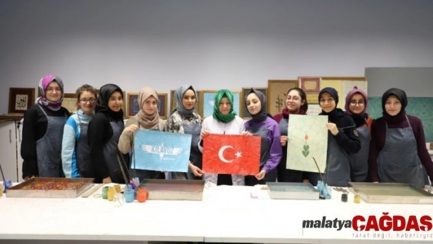 Akademi lisede hayaller ebruya kağıda işlendi