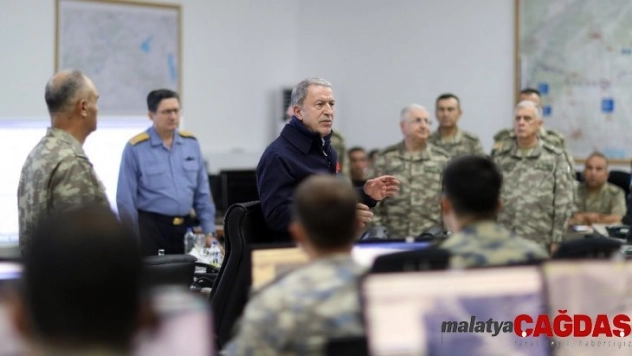 Akar ve komutanlar harekat bölgesinde