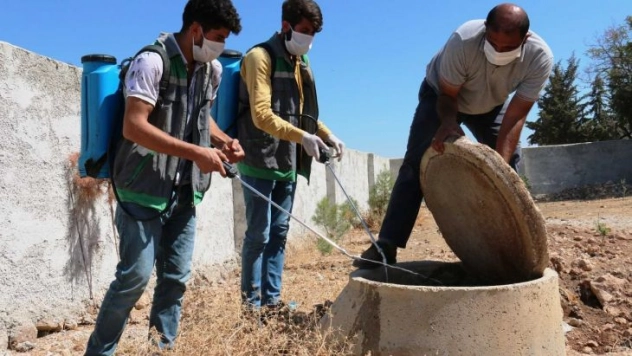 Akçakale'de ilaçlama çalışmaları aralıksız çalışıyor