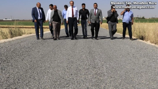 Akçakale'de kırsal bölgelere yakışır yollar yapılıyor