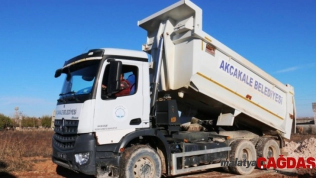 Akçakale'de stabilize yol çalışmaları devam ediyor