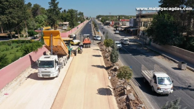 Akçakale'de üstyapı ve yol çalışmaları