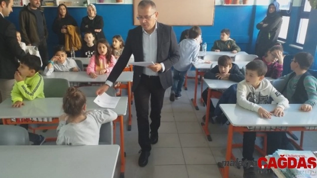 Akçakoca öğrencilerin karne sevinci