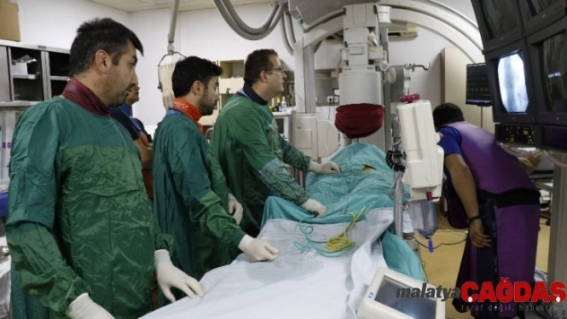 Akciğerine pıhtı atan doktor, riskli ameliyata rağmen sağlığına kavuştu