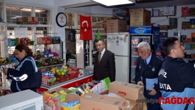 Akdeniz Zabıtasından kantinlerde 'şırınga çikolata' denetimi