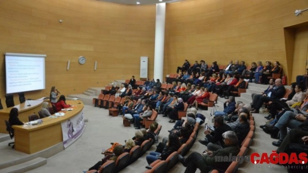 Akhisar'da 'Kadına şiddete hayır' paneli