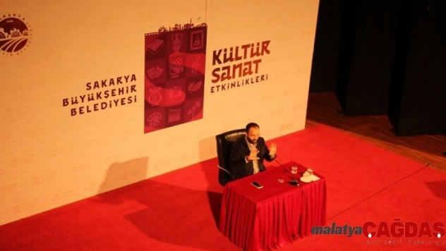 AKM'de,'Neyi Nasıl Yapmalı?' isimli söyleşi ve imza günü programı düzenlendi