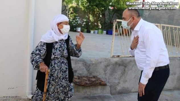 Aksoy vatandaşların geçmiş bayramını kutladı