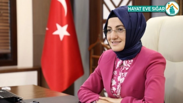 Akyurt Belediye Başkanı Ayık'ın sosyal medyadan sorularını bilene kitap hediye