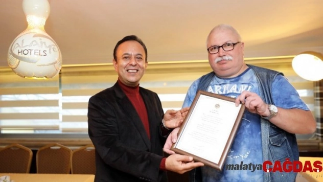 Alanya aşığı Alman turist 100'üncü kez Alanya'da