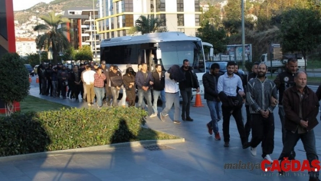 Alanya'da uyuşturucu operasyonuna 16 tutuklama