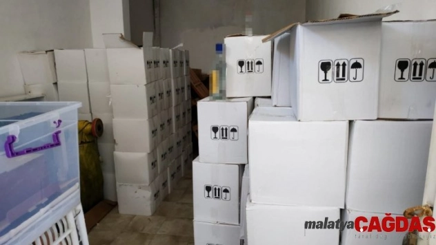 Alanya'da yılbaşı öncesi 2 bin adet kaçak ve sahte içki ele geçirildi