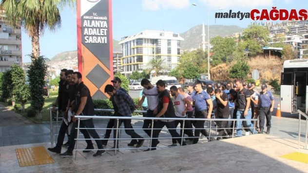 Alanya merkezli uyuşturucu operasyonda gözaltına alınan 16 şüpheli adliyede