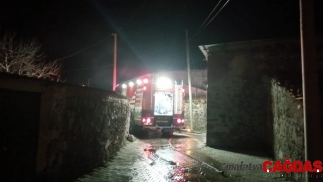 Alevlerin arasında kalan 11 yaşındaki küçük kız hayatını kaybetti