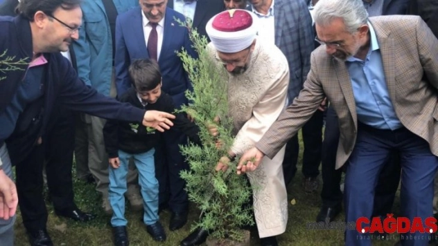 Ali Erbaş'tan ülke genelinde fidan dikme etkinliği
