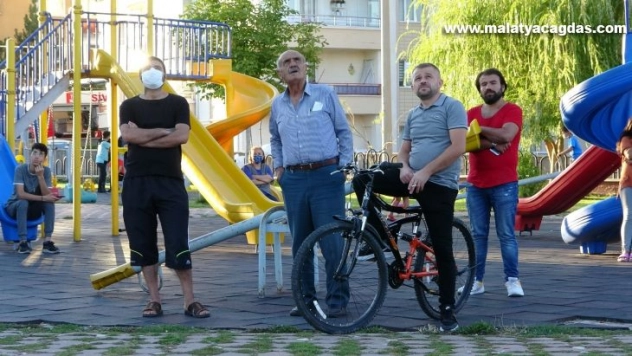 Alkol alıp baz istasyonuna tırmandı, yürekleri ağızlara getirdi