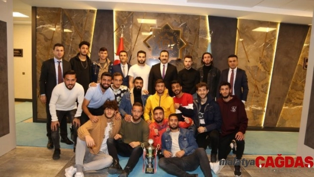 ALKÜ Futbol Takımı gururlandırdı