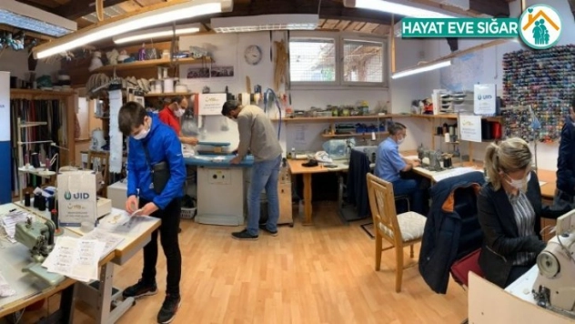 Almanya'da Türk STK'lar ürettikleri maskeleri belediye ve sağlık kuruluşlarına bağışlıyor