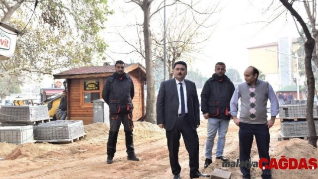 Altıeylül'de yol çalışmaları devam ediyor