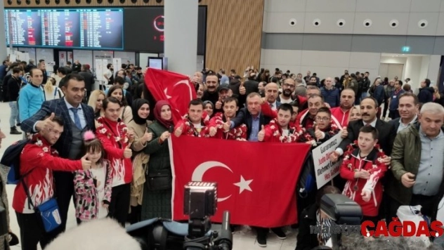 Altın çocuklara coşkulu karşılama