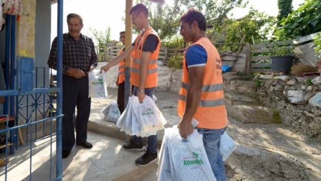 Altındağ'da 120 bin çöp poşeti dağıtıldı