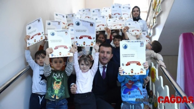 Altındağ kreşlerinde karne sevinci