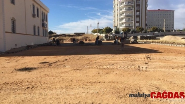 Altınşehir Mahallesi'ndeki taziye evinin çevre düzenlemesi yapıldı