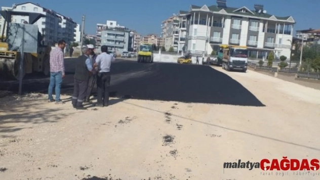 Altınşehir Mahallesinde asfalt çalışması