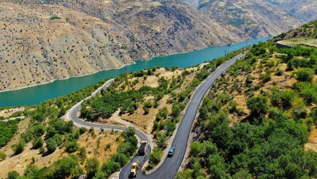 Altyapı ve Yol Mesaisi Devam Ediyor