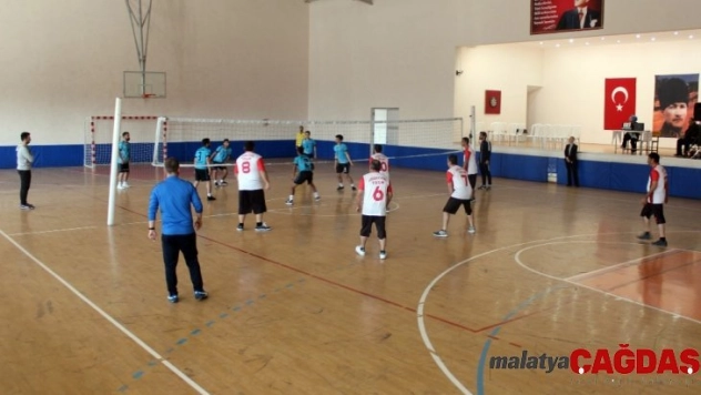 AMATEM ve TRSM'de tedavi gören hastalar voleybol maçında karşı karşıya geldi