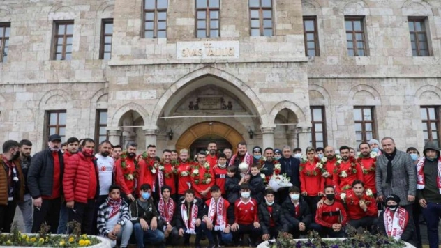 Ampute Milli Takımı'na Sivas'ta coşkulu karşılama