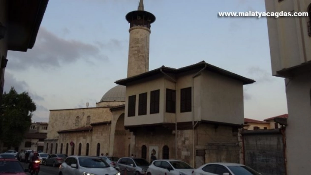 Anadolu'nun ilk camisinde bayram namazı kılındı