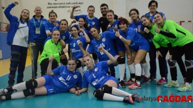 Anadolu Üniversitesi ilk devreyi lider tamamladı