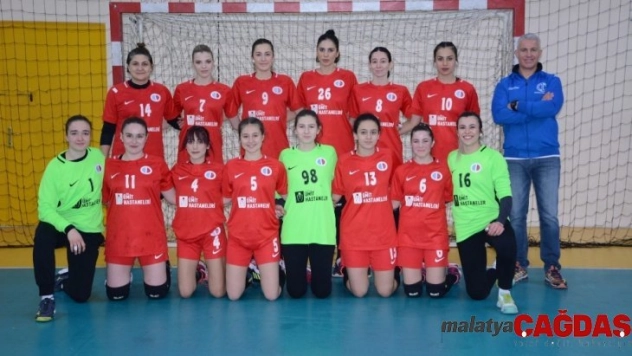 Anadolu Üniversitesi Kadın Hentbol Takımı ligin ikinci yarısına galibiyetle başladı