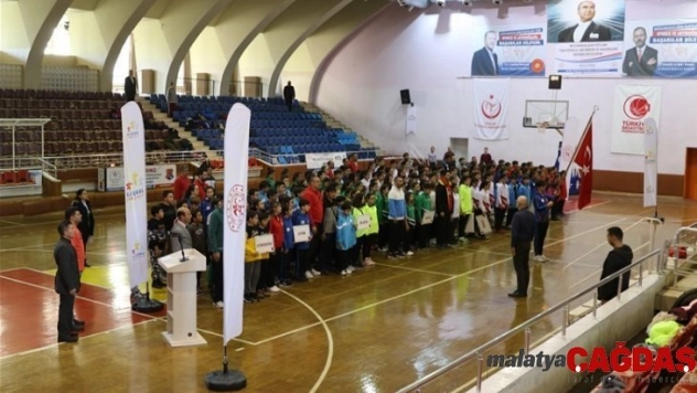 Anadolu Yıldızlar Ligi basketbol grup müsabakaları başladı