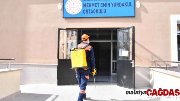 Ankara Büyükşehir Belediyesi ilaçlama çalışmalarını aralıksız sürdürüyor