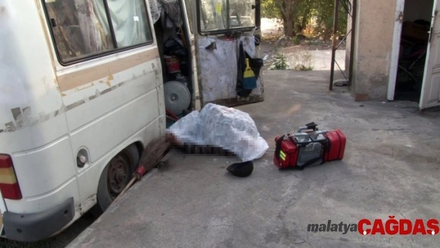 20 yıldır minibüste yaşayan Cafer dede hayatını kaybetti